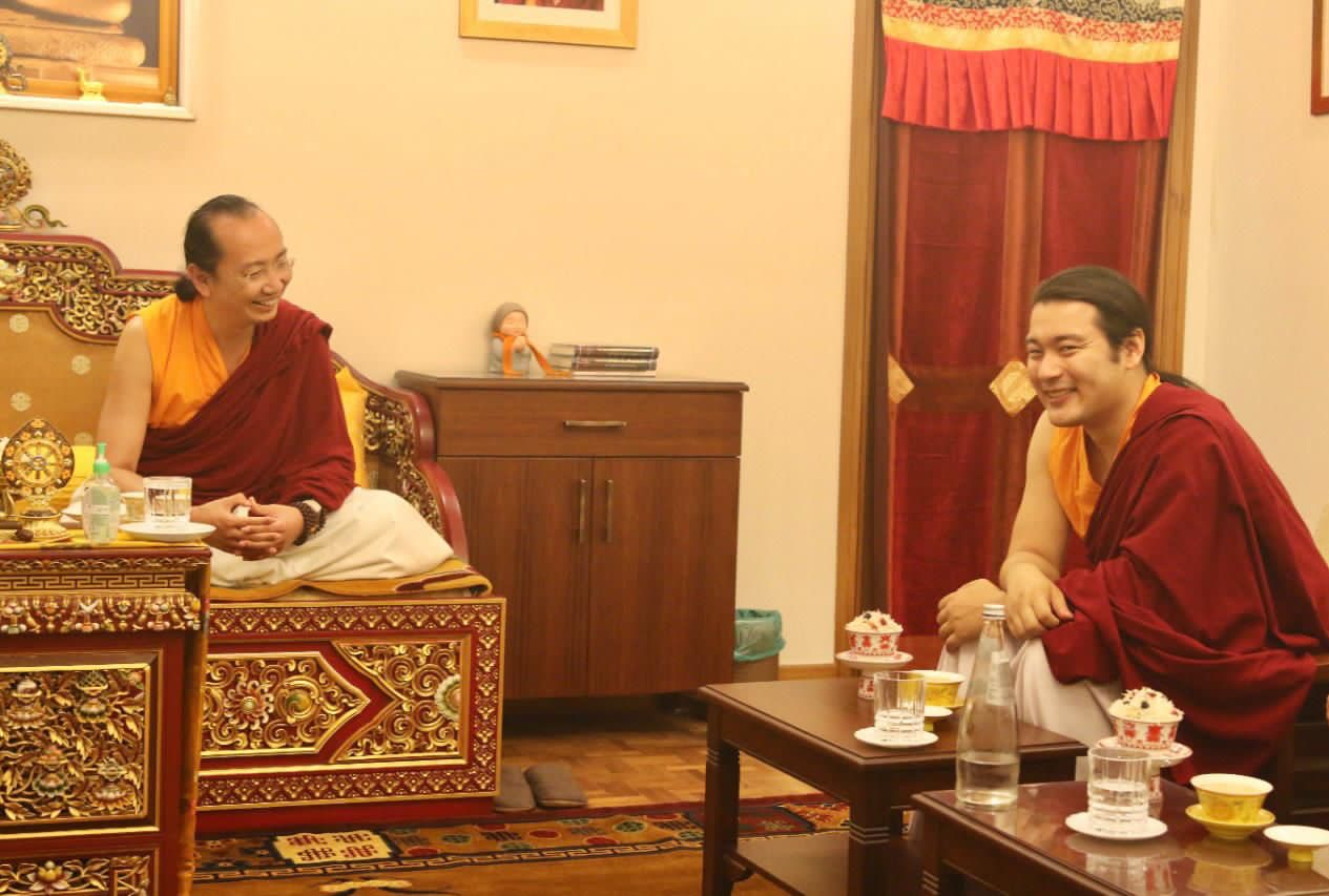 H.H. the 42nd Sakya Gongma Trizin Rinpoche visited Phuntsok